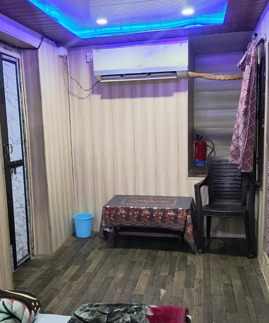 Shiv Shankar Home Stay Waranasi Indie