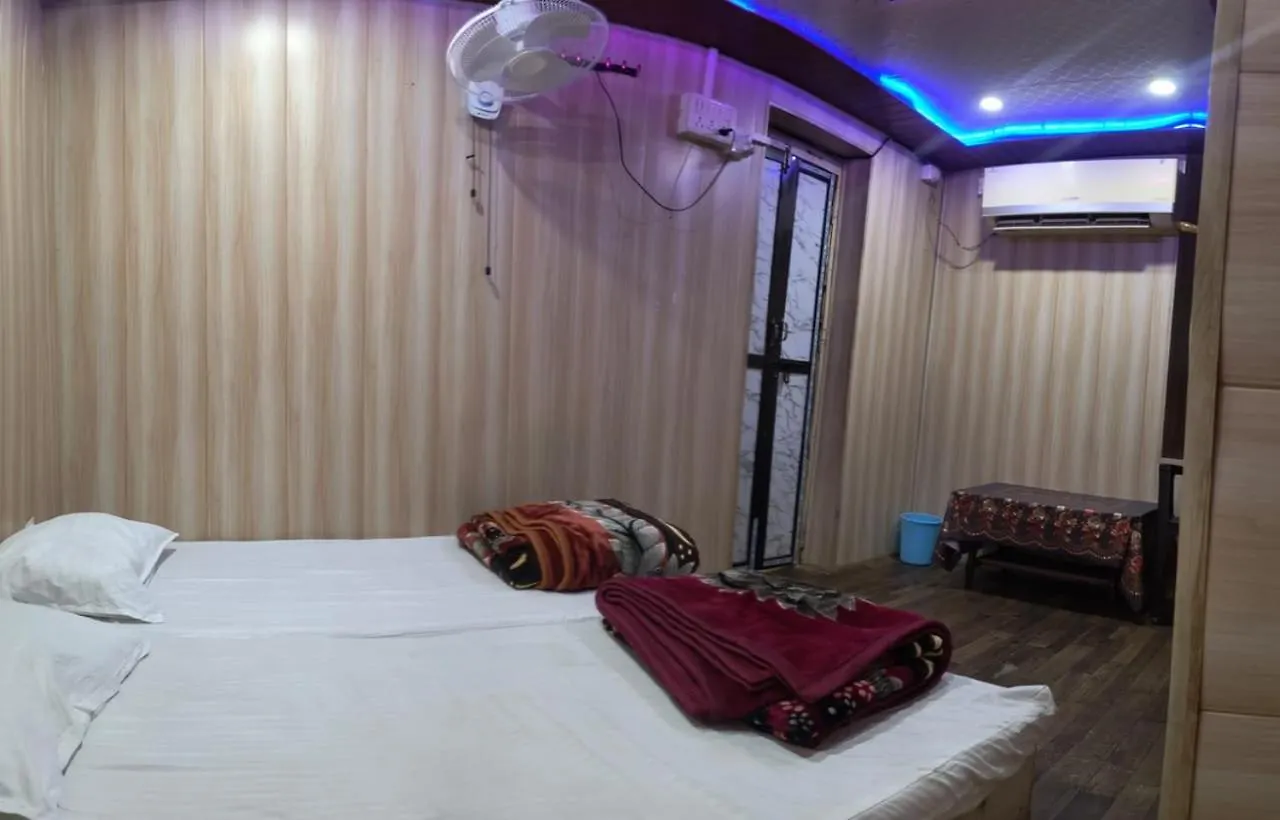 Shiv Shankar Home Stay Waranasi